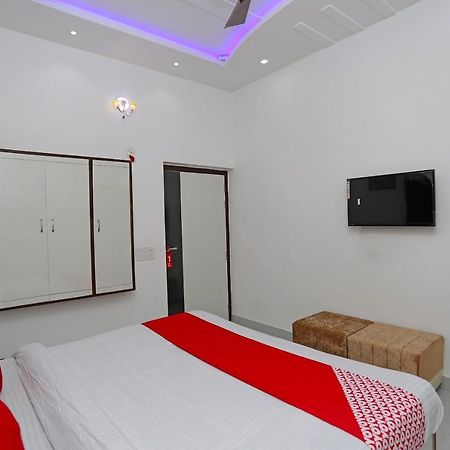 Hotel Rest Palace Agra  Bagian luar foto