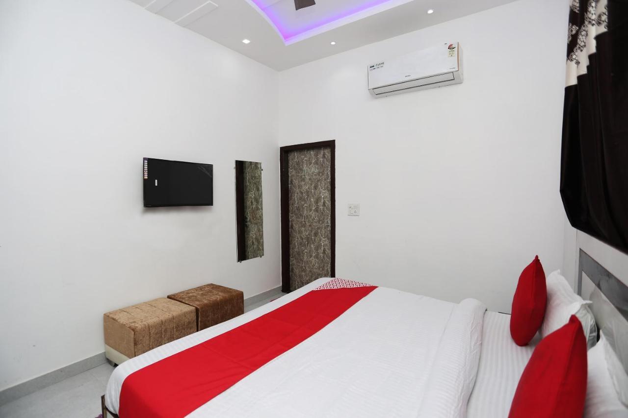 Hotel Rest Palace Agra  Bagian luar foto