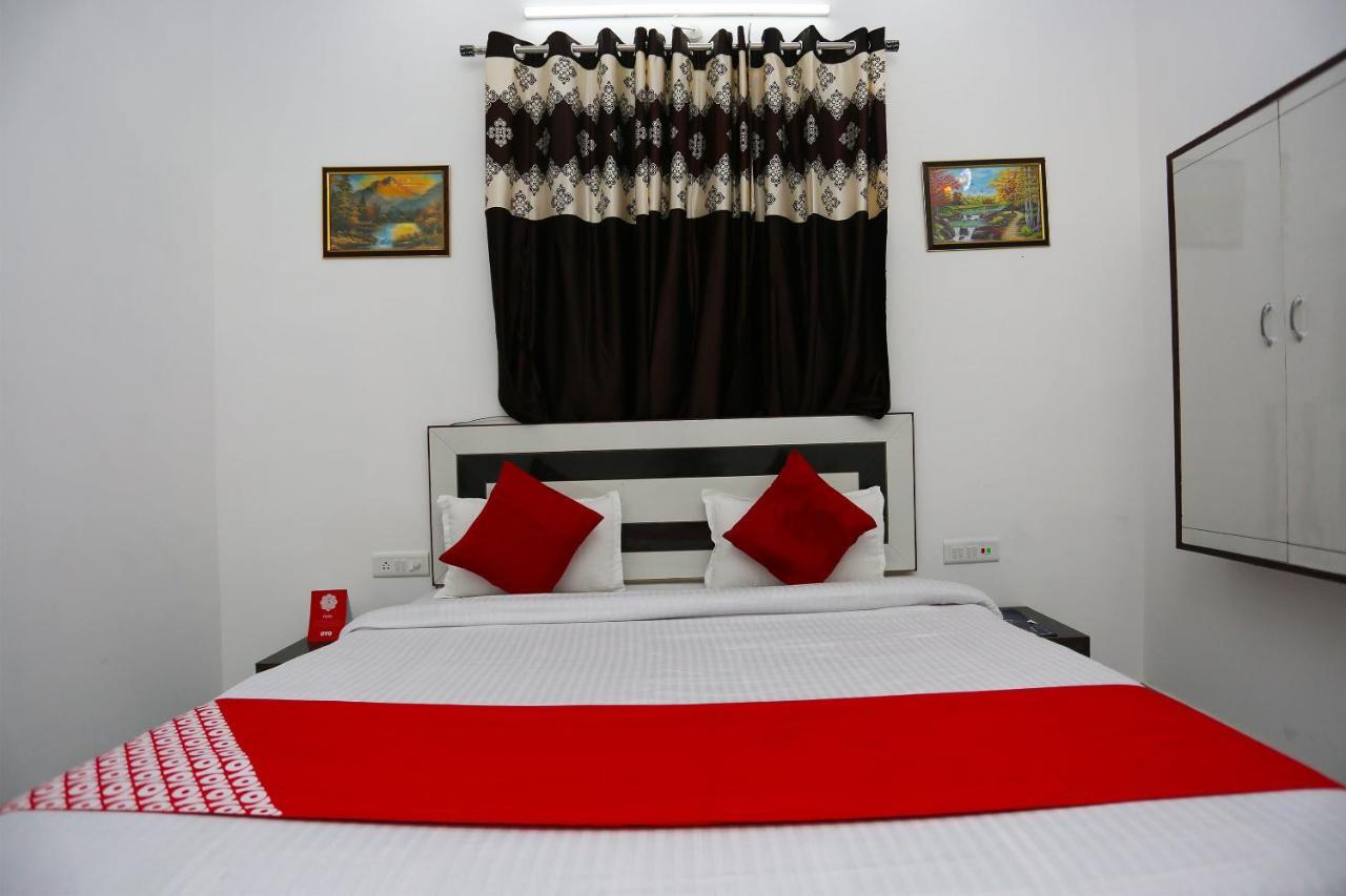 Hotel Rest Palace Agra  Bagian luar foto