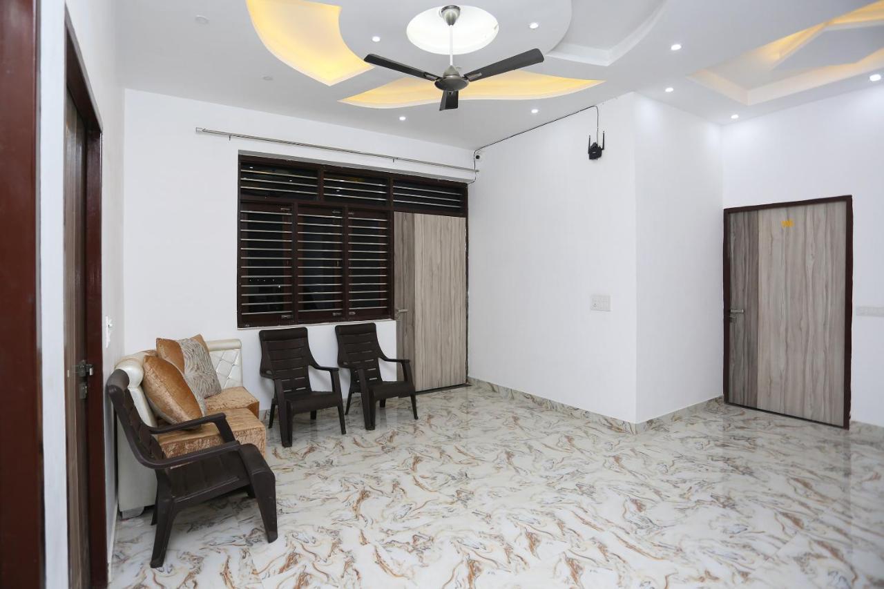 Hotel Rest Palace Agra  Bagian luar foto