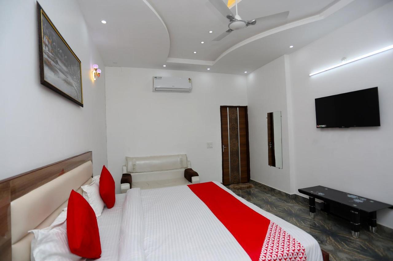 Hotel Rest Palace Agra  Bagian luar foto