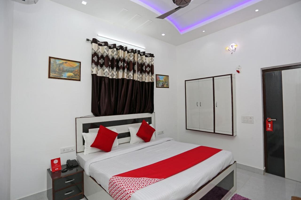 Hotel Rest Palace Agra  Bagian luar foto