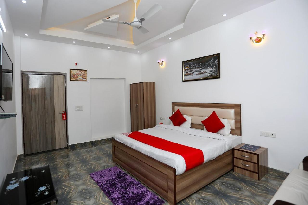 Hotel Rest Palace Agra  Bagian luar foto